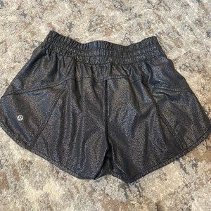 Women’s Lululemon Tracker Shorts 4”